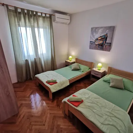 House Ana - Loborika, Pula, 4 Bedrooms * Loborika