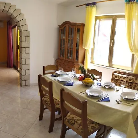 Ferienhaus House Ana - Loborika, Pula, 4 Bedrooms Loborika