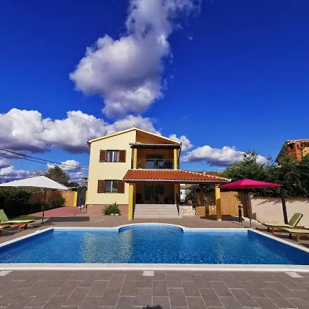 House Ana - Loborika, Pula, 4 Bedrooms * Loborika