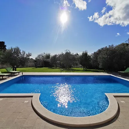 House Ana - Loborika, Pula, 4 Bedrooms Ferienhaus Loborika