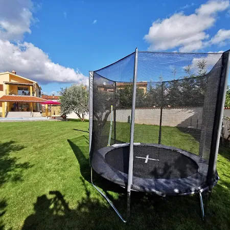House Ana - Loborika, Pula, 4 Bedrooms Ferienhaus
