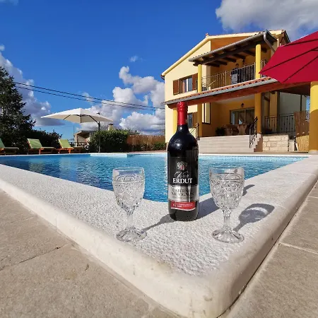 House Ana - Loborika, Pula, 4 Bedrooms Ferienhaus *