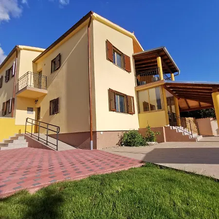 Ferienhaus House Ana - Loborika, Pula, 4 Bedrooms *
