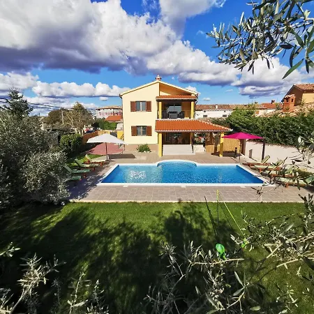 House Ana - Loborika, Pula, 4 Bedrooms Loborika