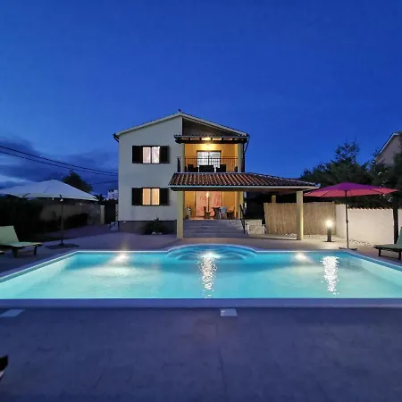 House Ana - Loborika, Pula, 4 Bedrooms Holiday home