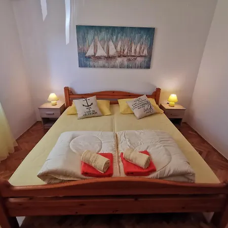 Ferienhaus House Ana - Loborika, Pula, 4 Bedrooms *