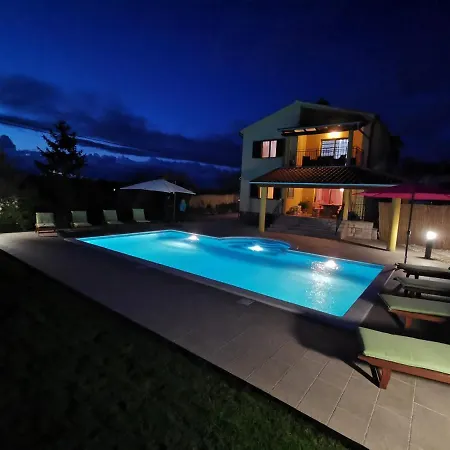 House Ana - Loborika, Pula, 4 Bedrooms Loborika