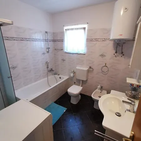 House Ana - Loborika, Pula, 4 Bedrooms Loborika